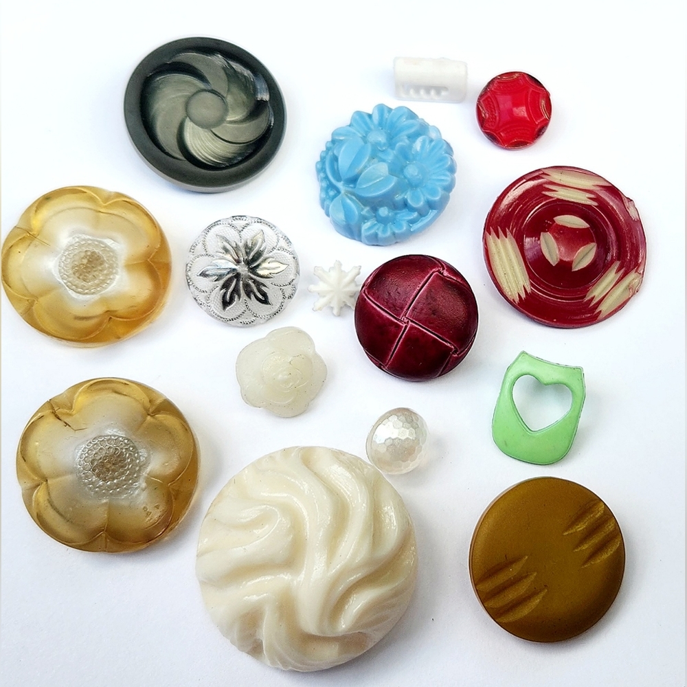 Assorted Vintage Button Set - Multicolor